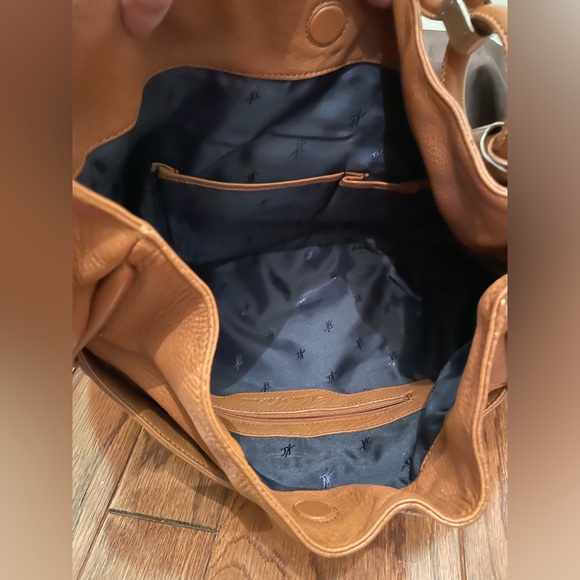 Kenneth Cole shoulder bag - Picture 2 of 3